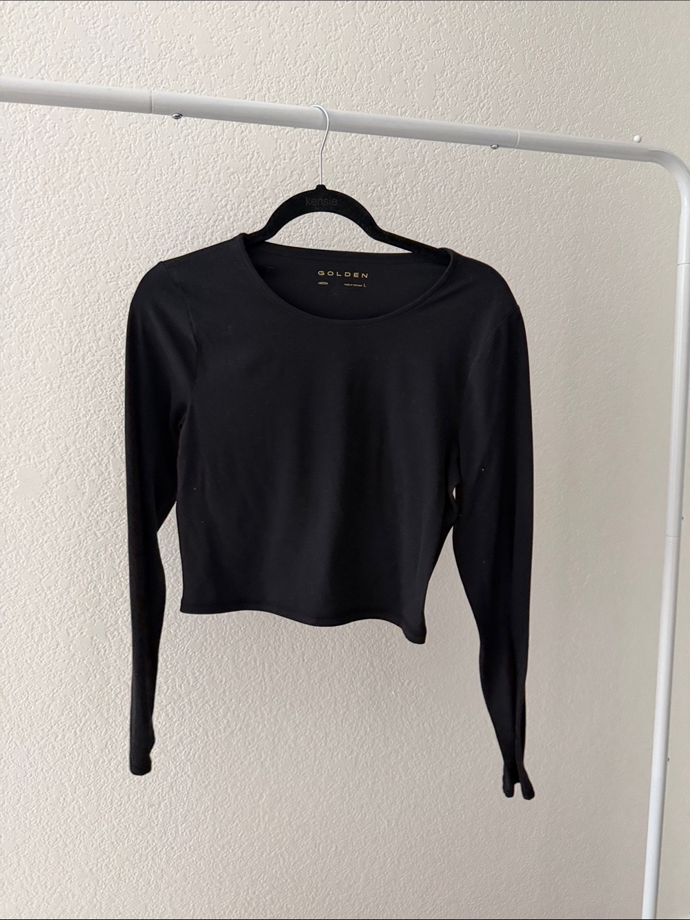 Artavia Black Long-Sleeve Cropped Top